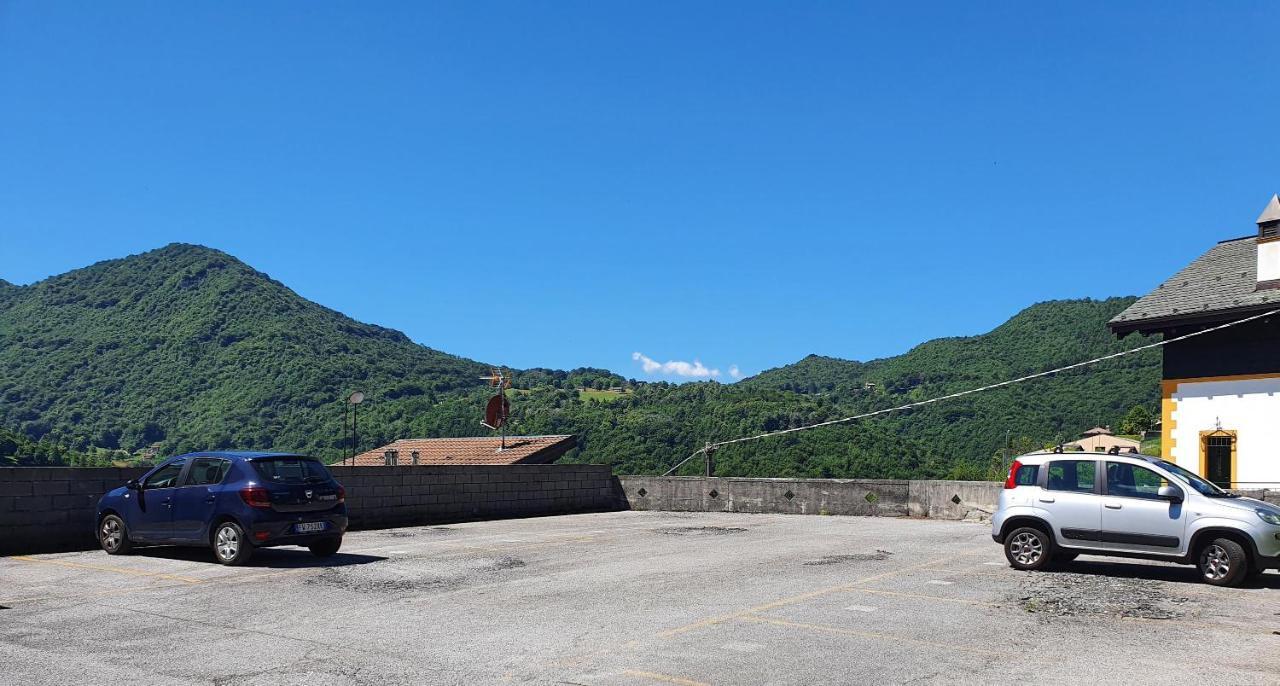 Mansarda fra monte e lago Esino Lario Exterior foto