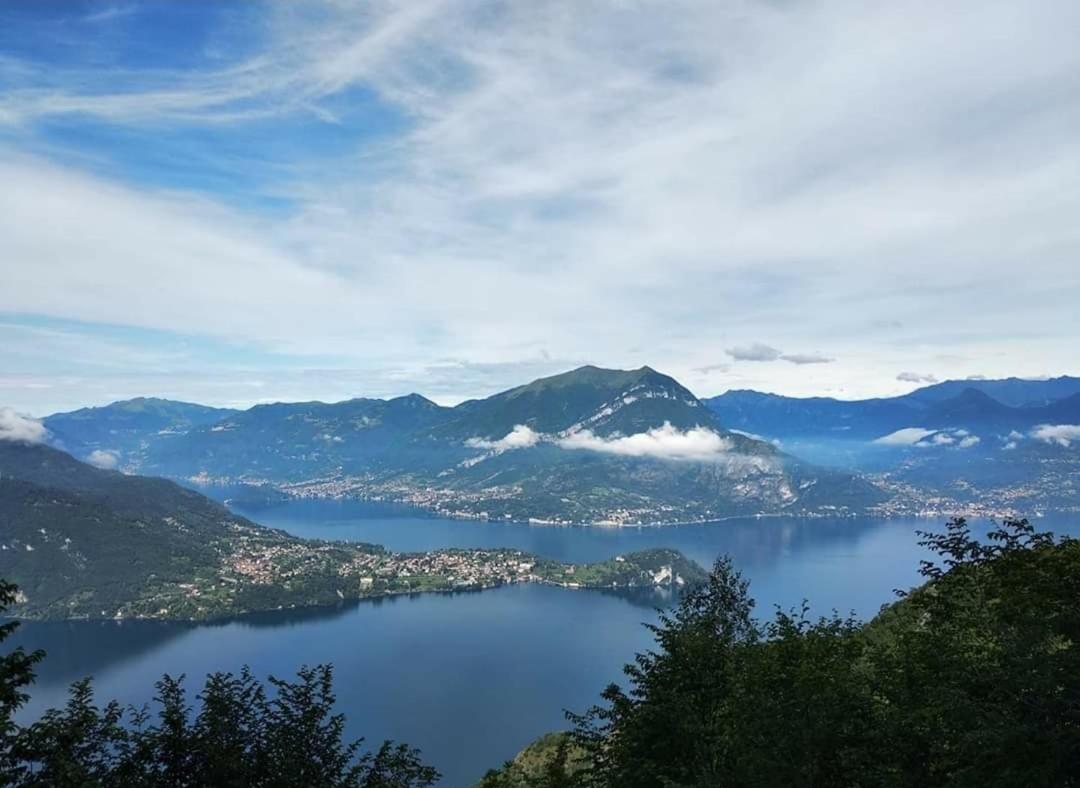 Mansarda fra monte e lago Esino Lario Exterior foto